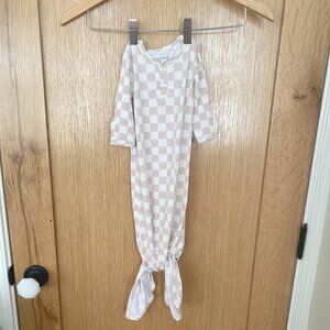 Mebie Baby Taupe Checkered Bamboo Knot Gown, size 0-3M